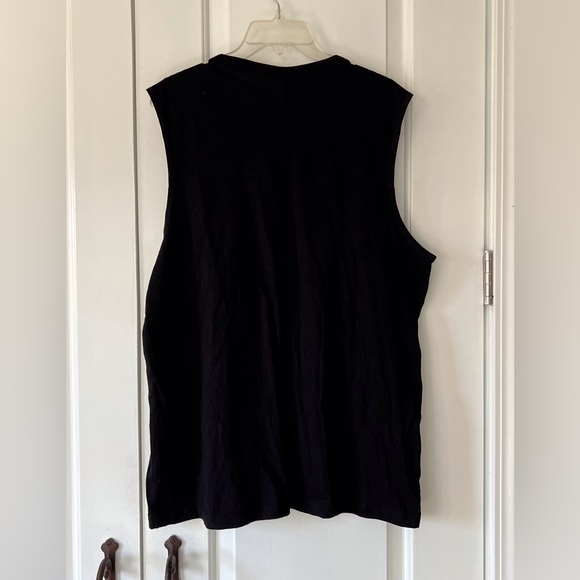 NWT Men’s Urban Pipeline muscle T - Picture 2 of 3